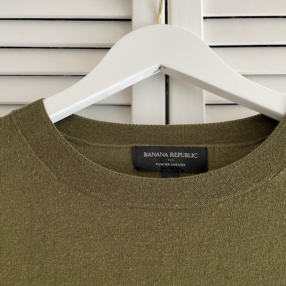 Banana Republic Olive Green Forever Crew Neck Sweater - Picture 3 of 9
